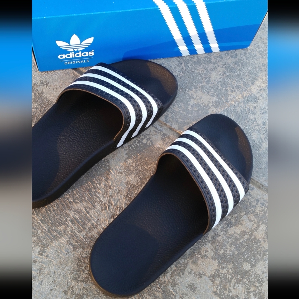 Adidas Adilette slides size 7 in black and white